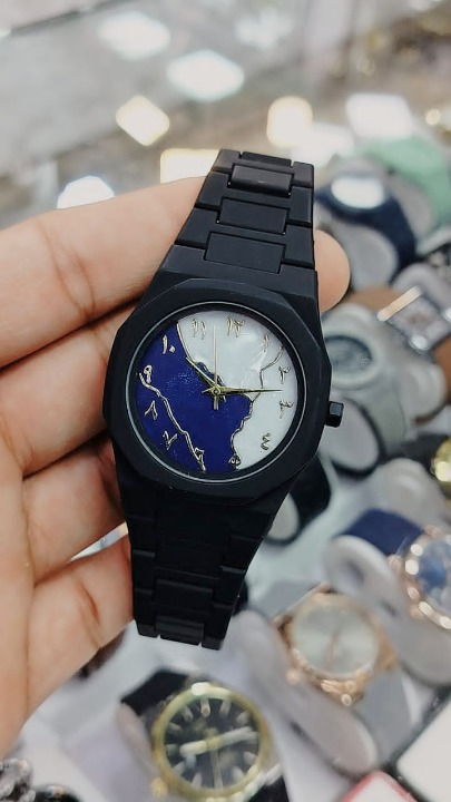 Black Aura Watch Elegant Stylish Design Strong Durable Build Comfortable Strap Clear Display Perfect Accessory For Daily Wear And Special Occasions