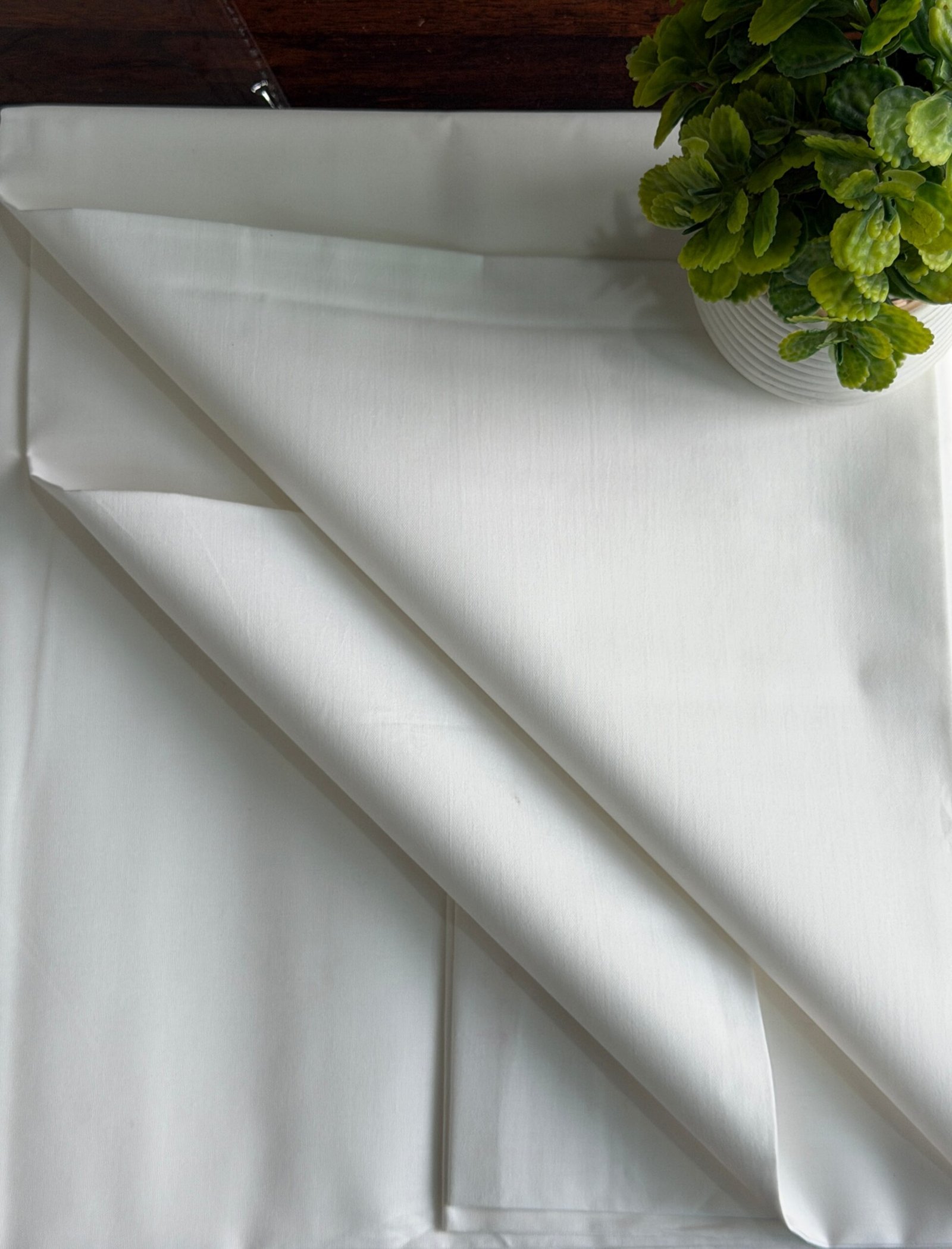 Warm White Premium Tropical Cotton (pure cotton)